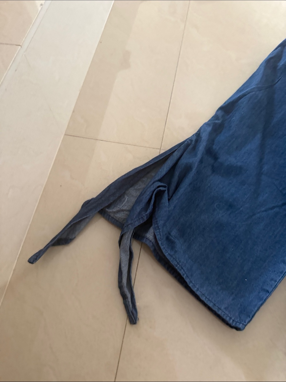 ****Women’s Off-Shoulder Blue Denim Top - Picture 2 of 3
